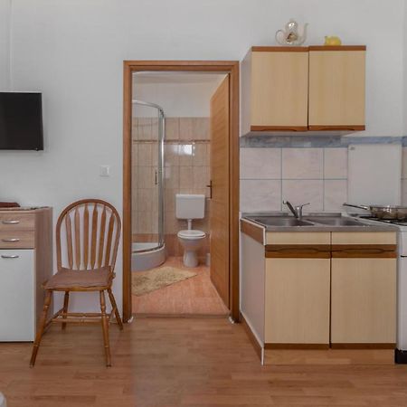 Pet Friendly Apartment In Pinezici With Wifi Exterior photo