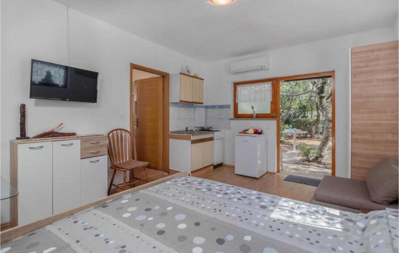 Pet Friendly Apartment In Pinezici With Wifi Exterior photo
